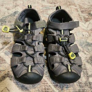 Keen Newport H2 Waterproof Hiking Sandals Size 2 Washable